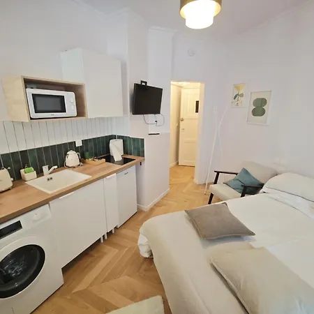 Opera - 5 Min Walk - Elegant 2 Sleeper Apartment Paris