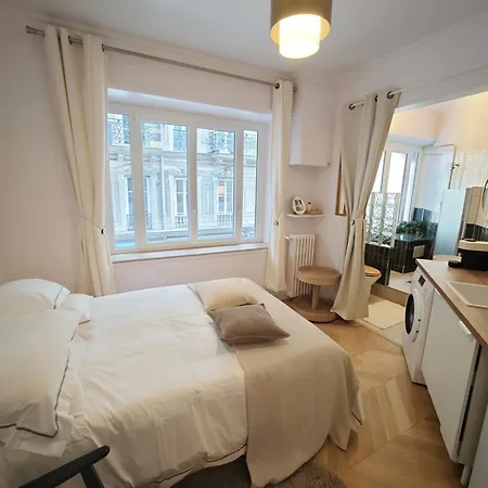 Apartment Opera - 5 Min Walk - Elegant 2 Sleeper *