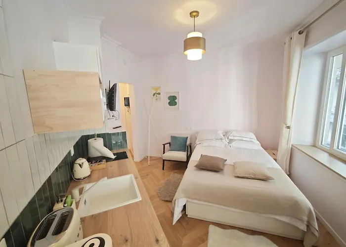 아파트 Opera - 5 Min Walk - Elegant 2 Sleeper *