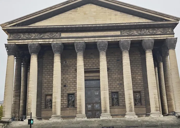 아파트 Opera - 5 Min Walk - Elegant 2 Sleeper